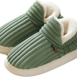 NWT Pluffi Women's Green Slipper Booties Cloud Cozy Plush Indoor Shoes Size 7